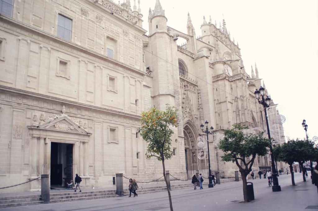 Catedral Boutique Hotel Seville Exterior photo